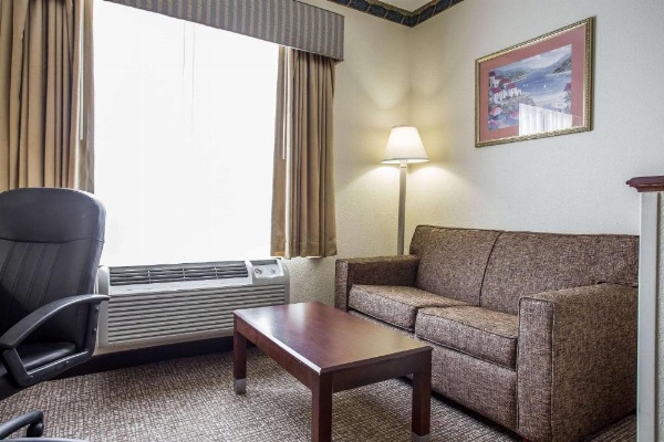 Comfort Inn & Suites Ft.Jackson Maingate image 17