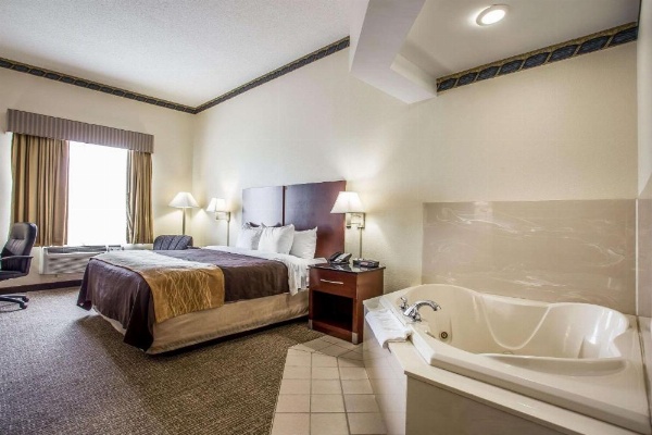Comfort Inn & Suites Ft.Jackson Maingate image 18