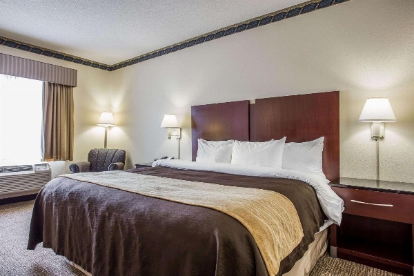 Comfort Inn & Suites Ft.Jackson Maingate image 7